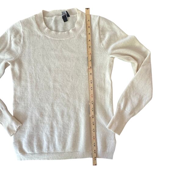 J Crew 100% Cashmere Sweater Pullover White/Ivory  XS Crew Neck - Picture 5 of 7
